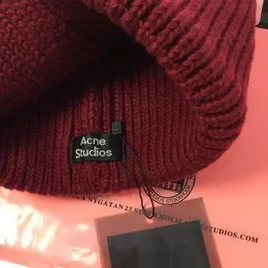 Acne Studios Pansy Beanie Burgundy 44173341?w=400 main image 4